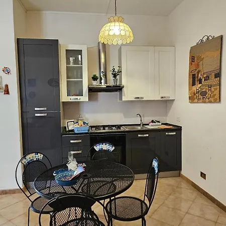 Martoglio Apartment *
